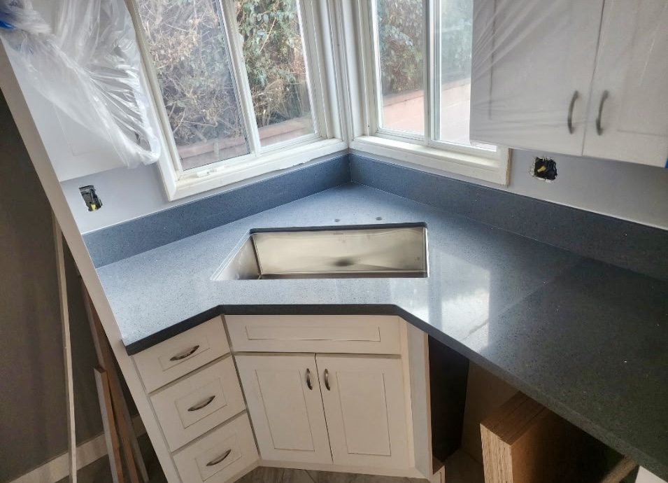 Quartz Counter — Corner Sink